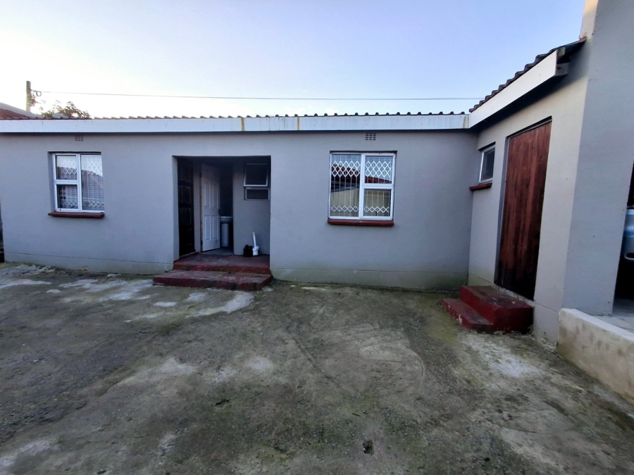 5 Bedroom Property for Sale in Mdantsane Eastern Cape